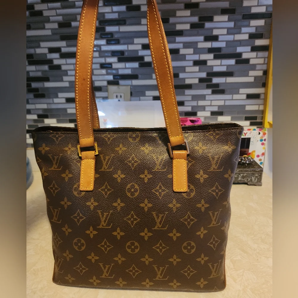 Louis Vuitton Authentic - Picture 1 of 12